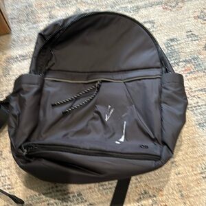 Lululemon black nwot backpack